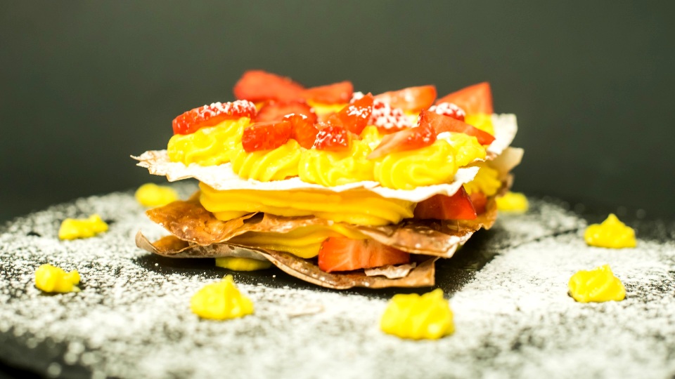 Millefoglie con crema pasticcera e fragole 