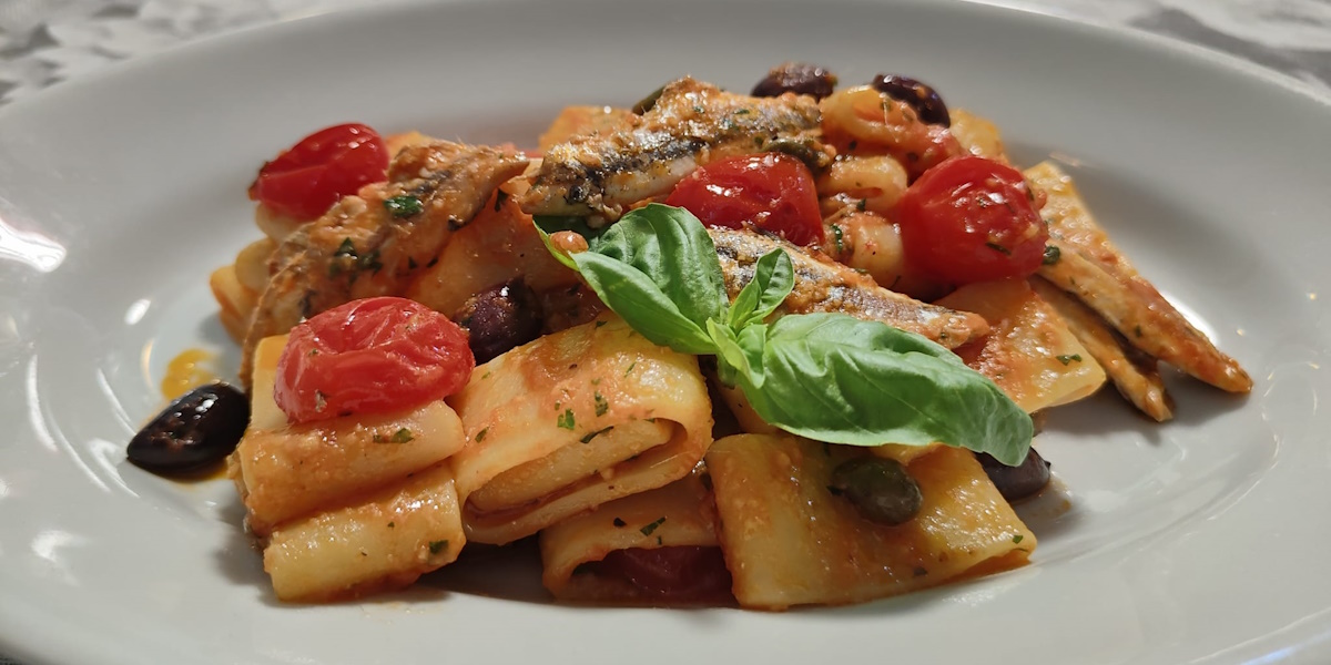 Paccheri und Sardellen